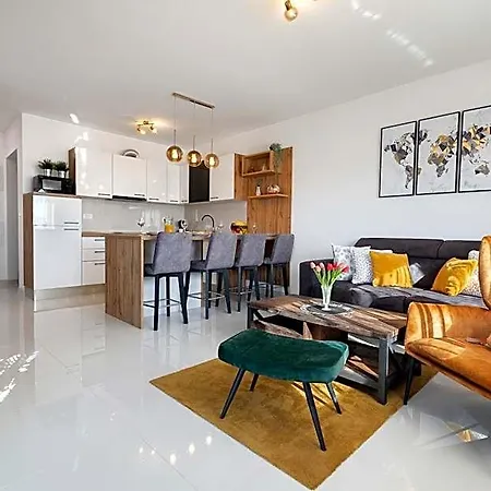 Sunny Island Hotel 3*